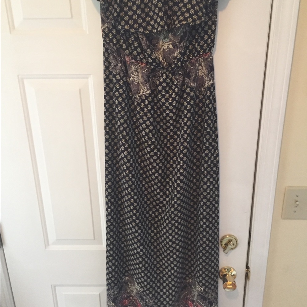Long sleeveless dress